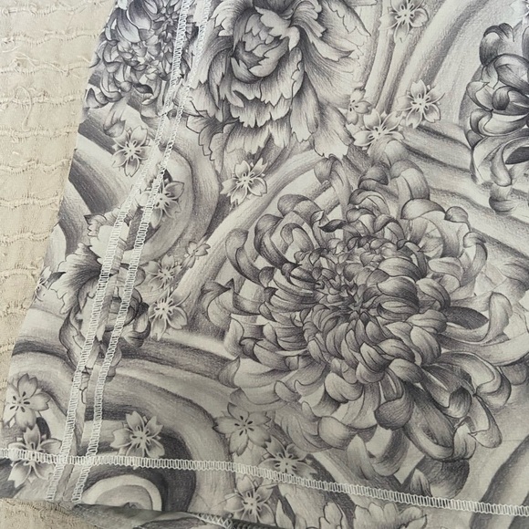 Lululemon Pace Rival Floral Skirt - Picture 5 of 7